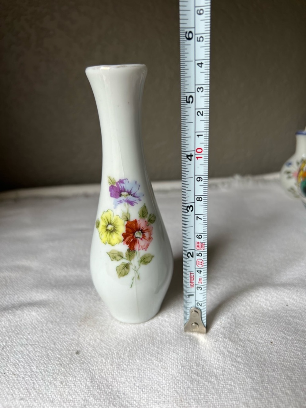 White Floral porcelain Bud Vase with Multicolor Flower Motif - Picture 2 of 9